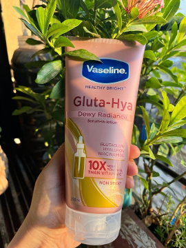 Vaseline Gluta-Hya Dewy Radiance Serum-In-Lotion 200ml (India)