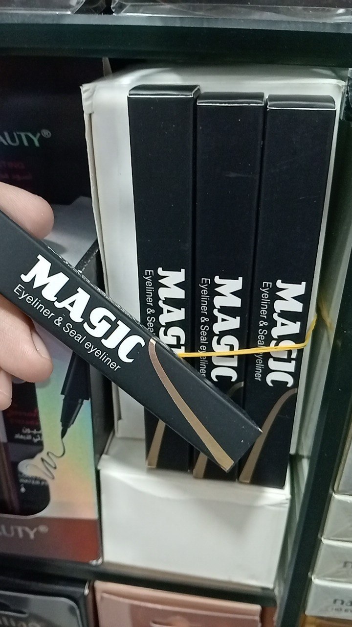Miss Rose Magic 2-in-1 Eyeliner Stamp
